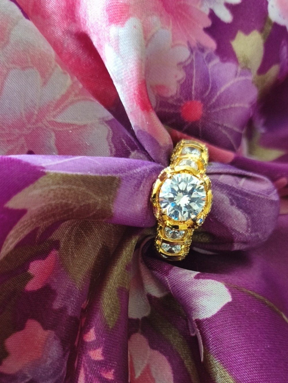 STUNNING!!! GOLD OVER STERLING SILVER RING SIZE 6. PICTURES DONT DO RING JUSTICE